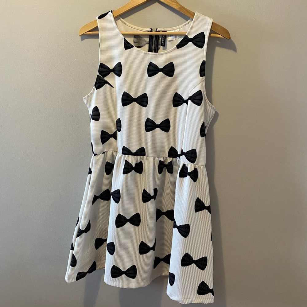 Size Large dress from H&M (Divided) with black bows